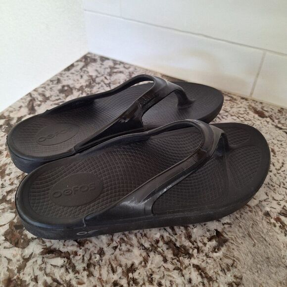 Oofos Black  Flip Flops Size w 8 thong style sandals comfort - Picture 2 of 8